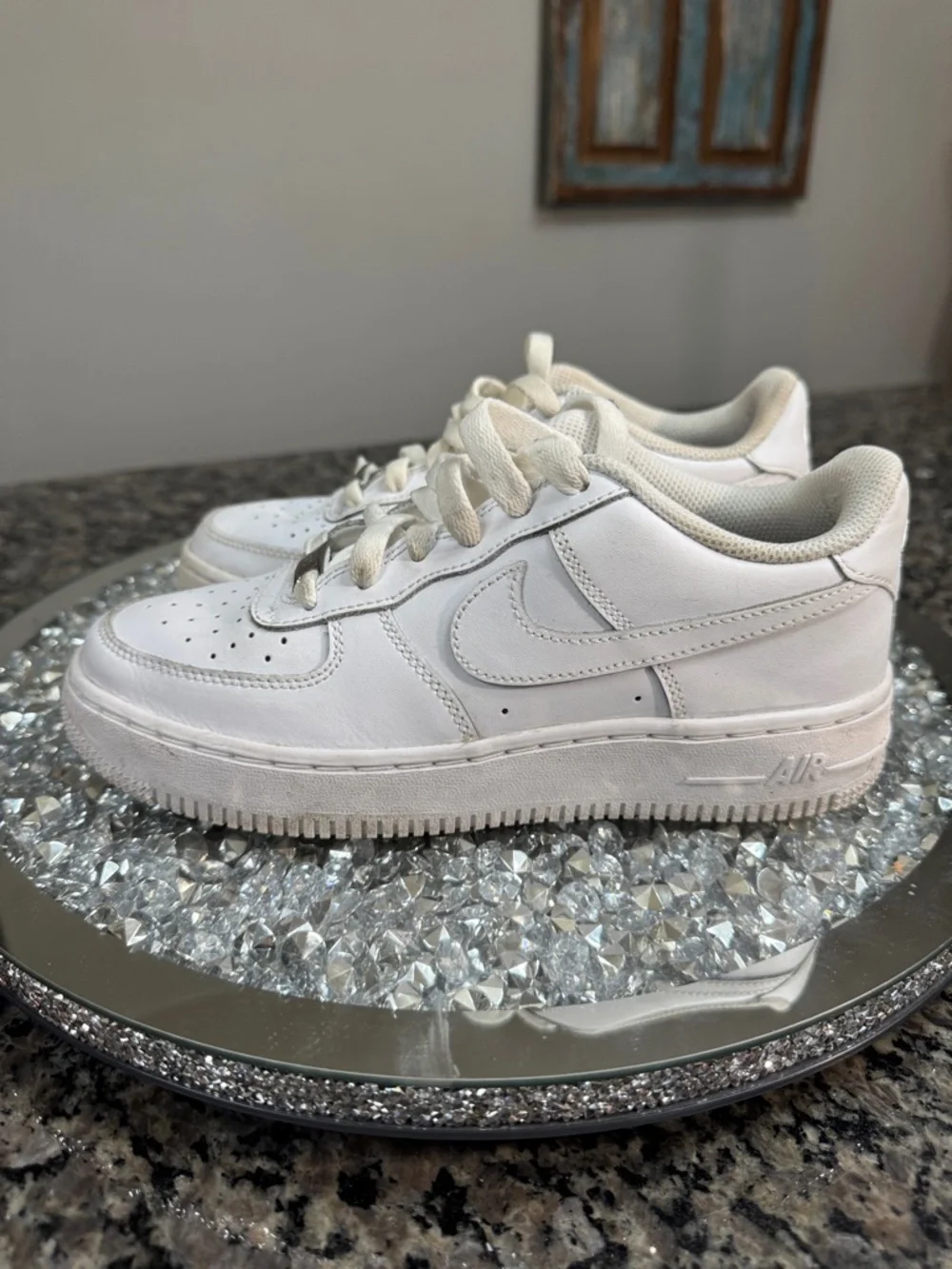 Nike Air Force 1 Big Kid Low-Top Sneakers EUC 5Y